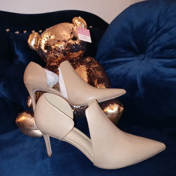 Stilettos - Picture 7 of 9